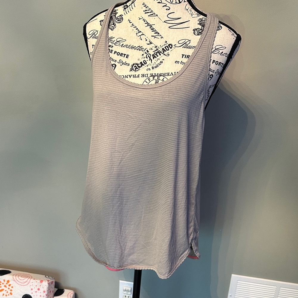 Lululemon size 8 singlet